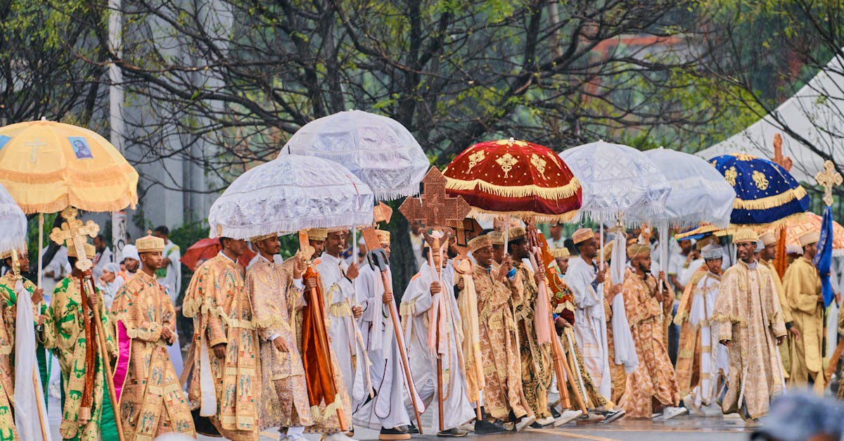 Clujul sărbătorește Rusaliile cu o impresionantă procesiune