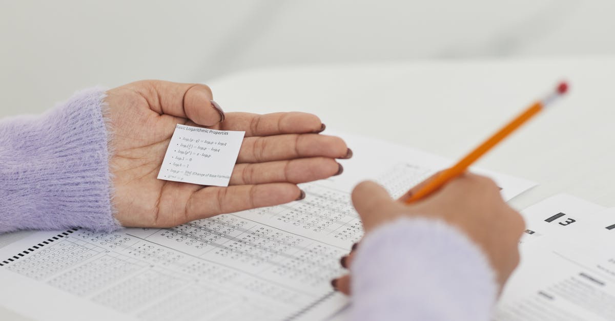 Un elev din Gorj eliminat din examenul de Bacalaureat pentru tentativă de fraudare