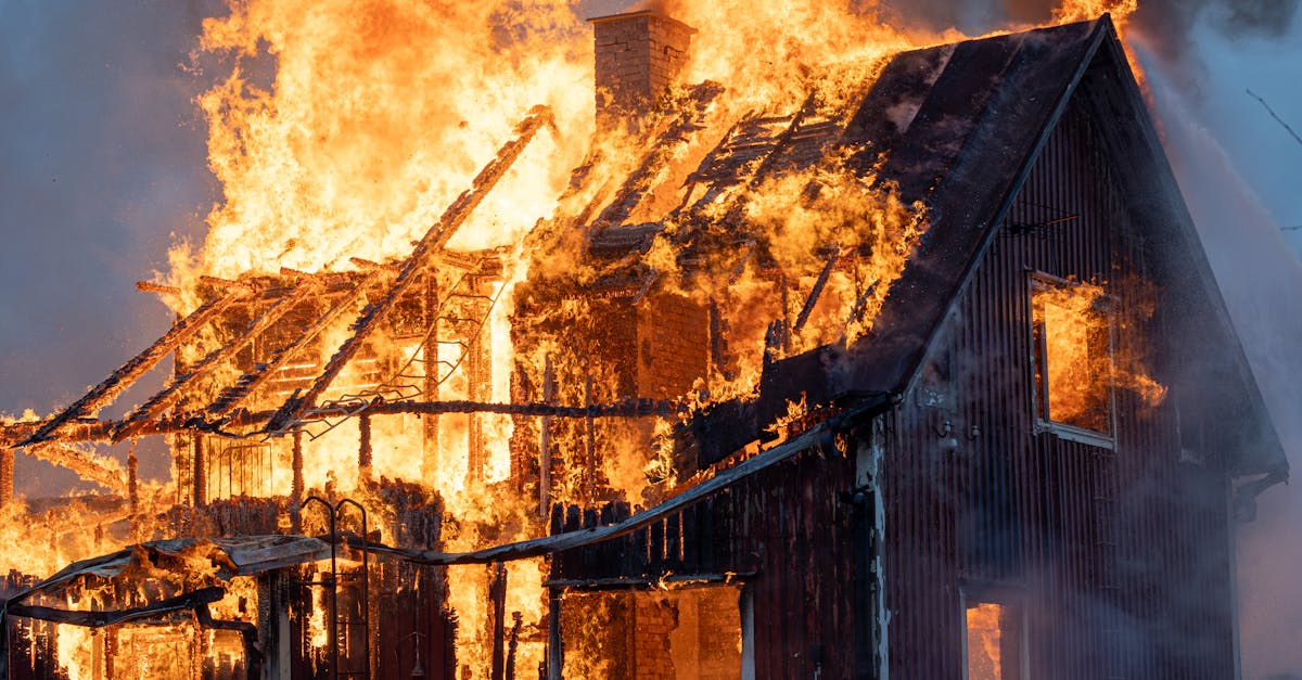 Incendiu devastator în cartierul Chercea: două case distruse și alte cinci afectate