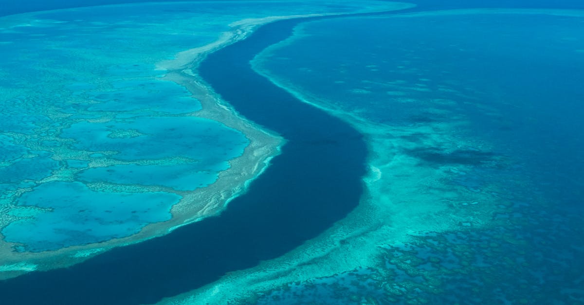 O insulă misterioasă a ieșit la suprafață în Marea Caspică