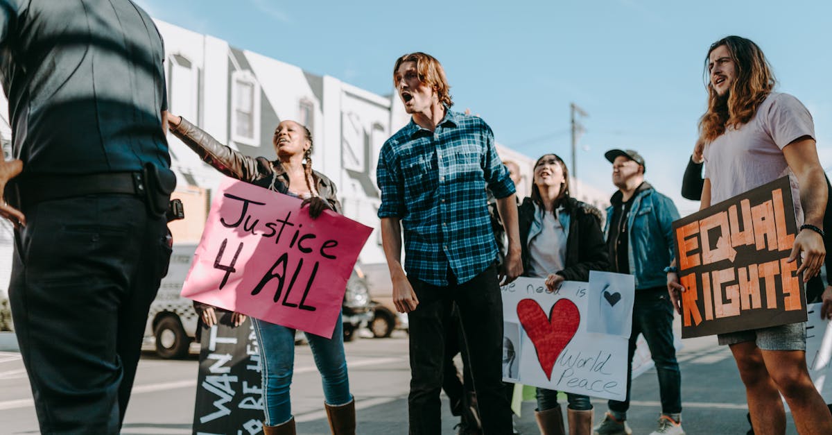Protestele din SUA se intensifică, Trump trimite trupe în Los Angeles