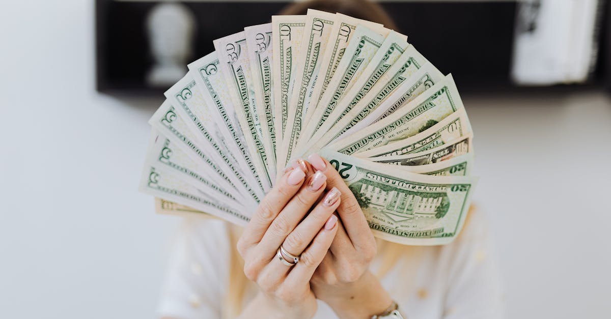 Averile șefilor Poliției Iași: salarii mari și datoriile ascunse