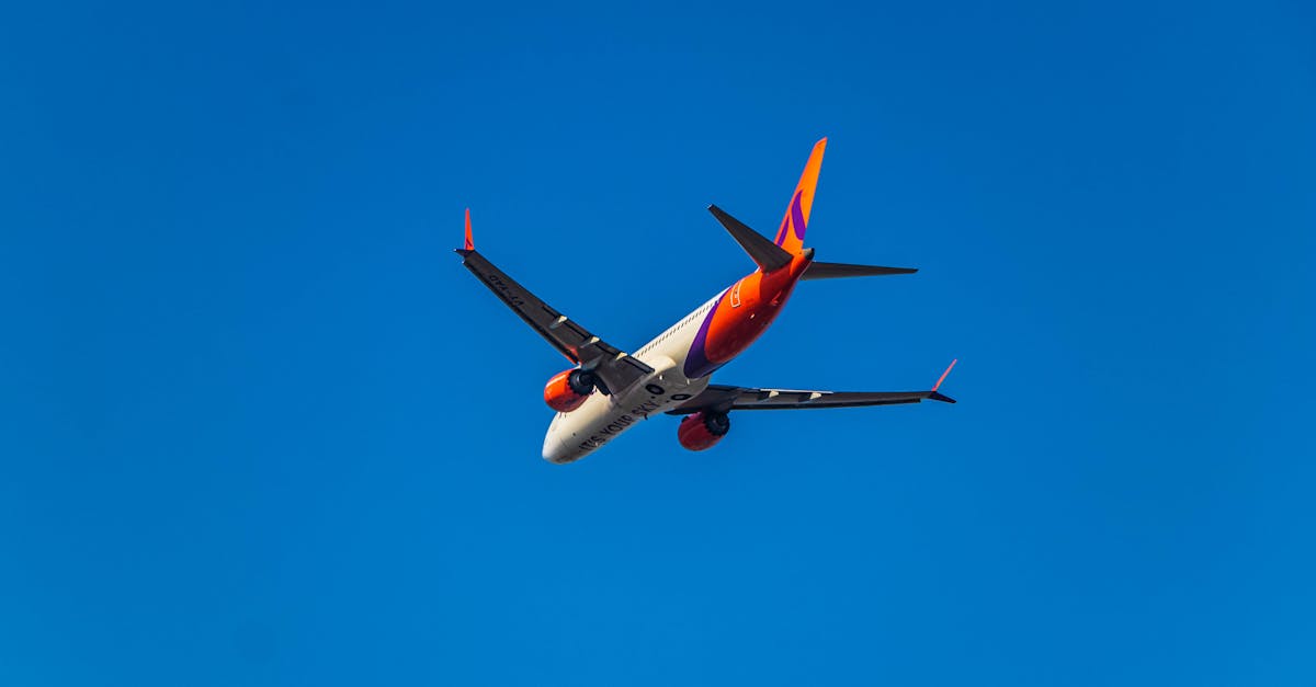 Tragedie aeriană în India: un avion cu 242 de pasageri se prăbușește la scurt timp după decolare