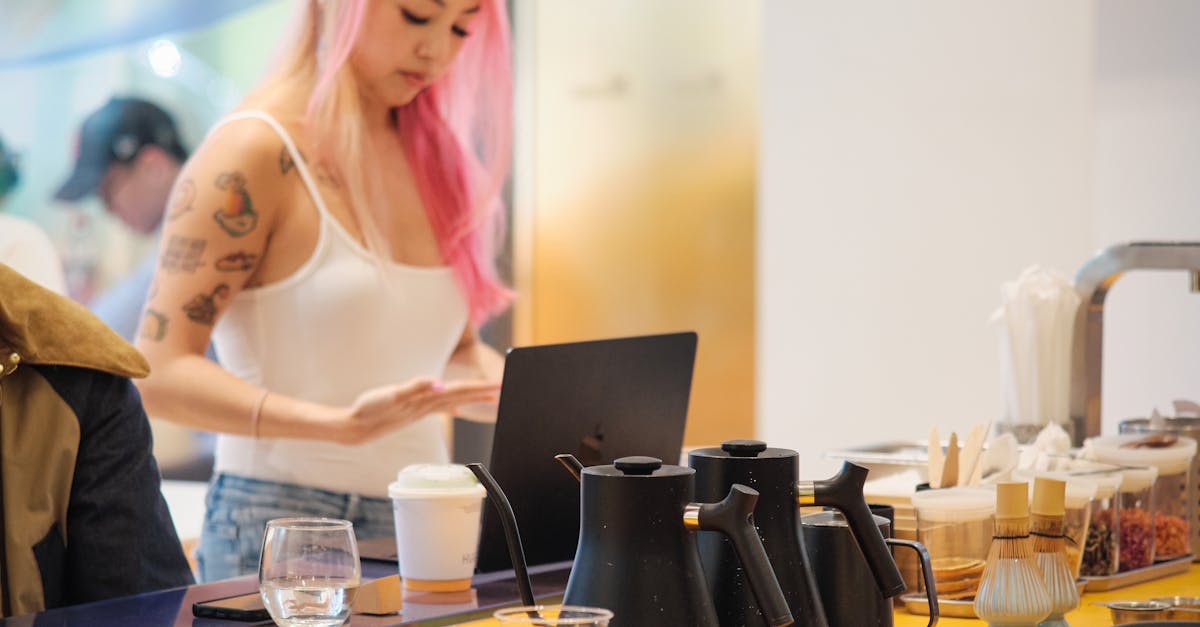 Decizie istorică: Curtea de Apel Brașov anulează TVA-ul de 19% pentru cafea și ceai în HoReCa
