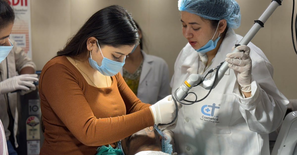 Întreține-ți talentul în cosmetică: studii gratuite la Suceava
