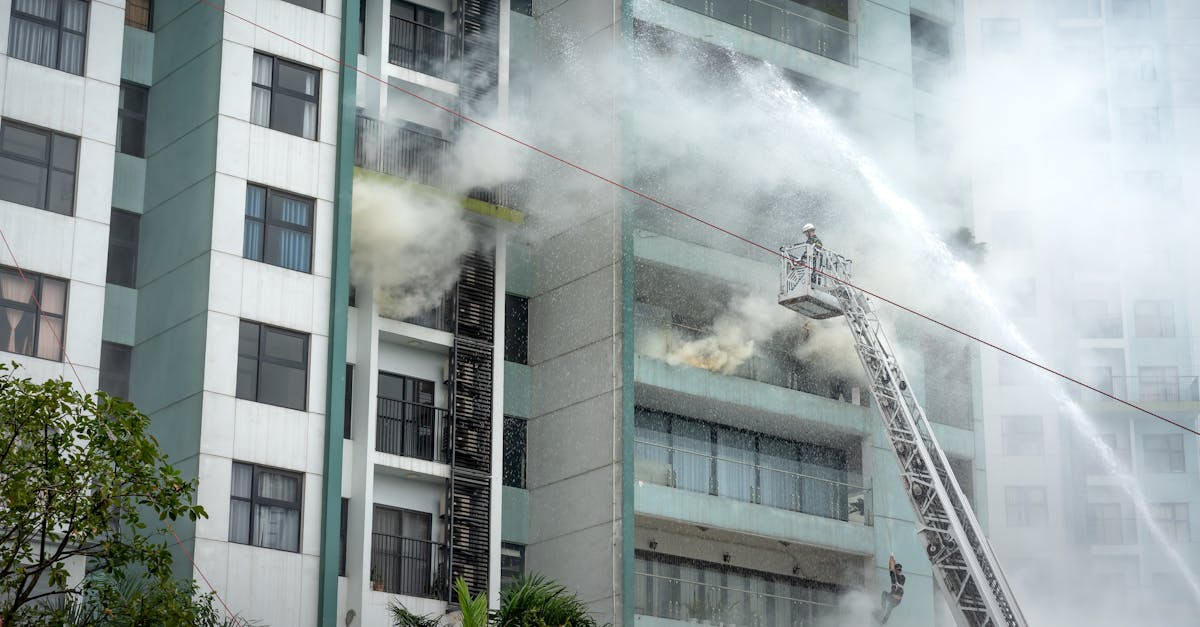 Incendiu evitabil în Cluj: un bărbat găsit inconștient din cauza fumului