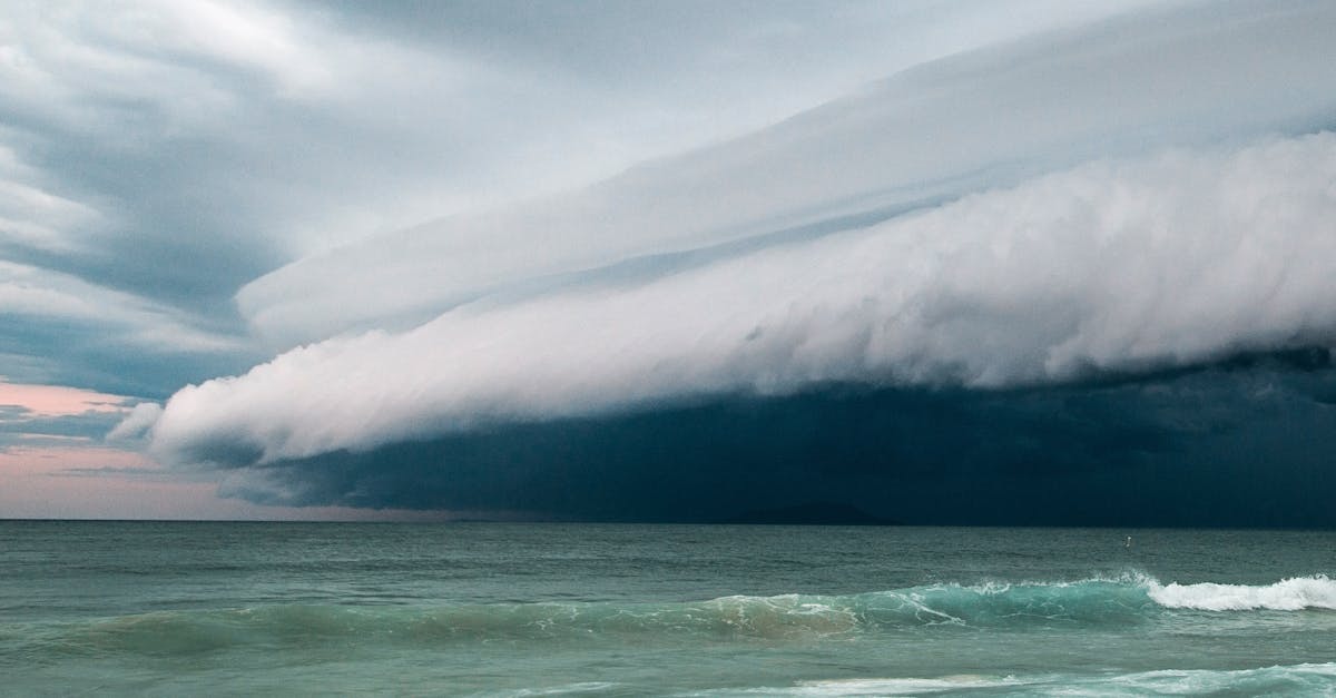 Prognoza meteo: căldură intensă și instabilitate atmosferică în următoarele zile