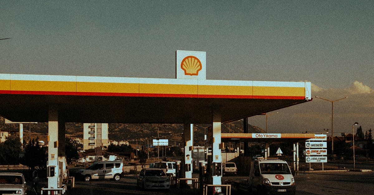 Creșterea prețurilor la carburanți din cauza tensiunilor internaționale