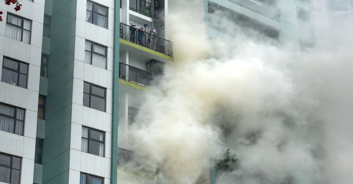 Incendiu devastator în Livada: Flăcările distrug trei gospodării