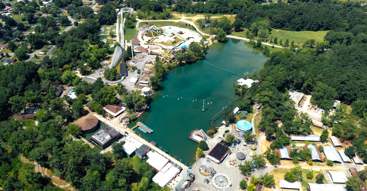 Vara începe cu distracție la JoyStrand Carei: tobogane și relaxare în natură