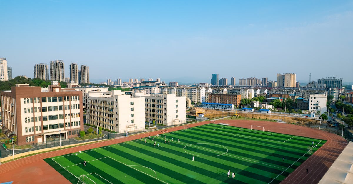 Târgu Mureș își modernizează infrastructura educațională și parcurile