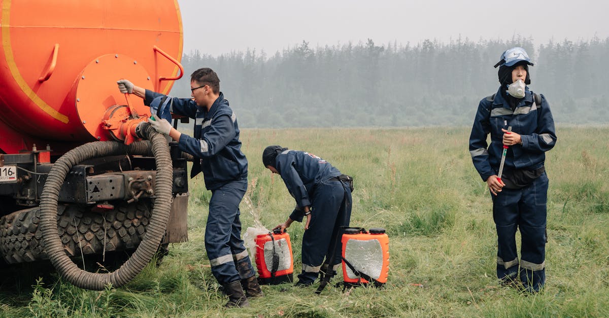 Incendiu devastator în Hinova, Mehedinți: pompierii intervin cu dificultate