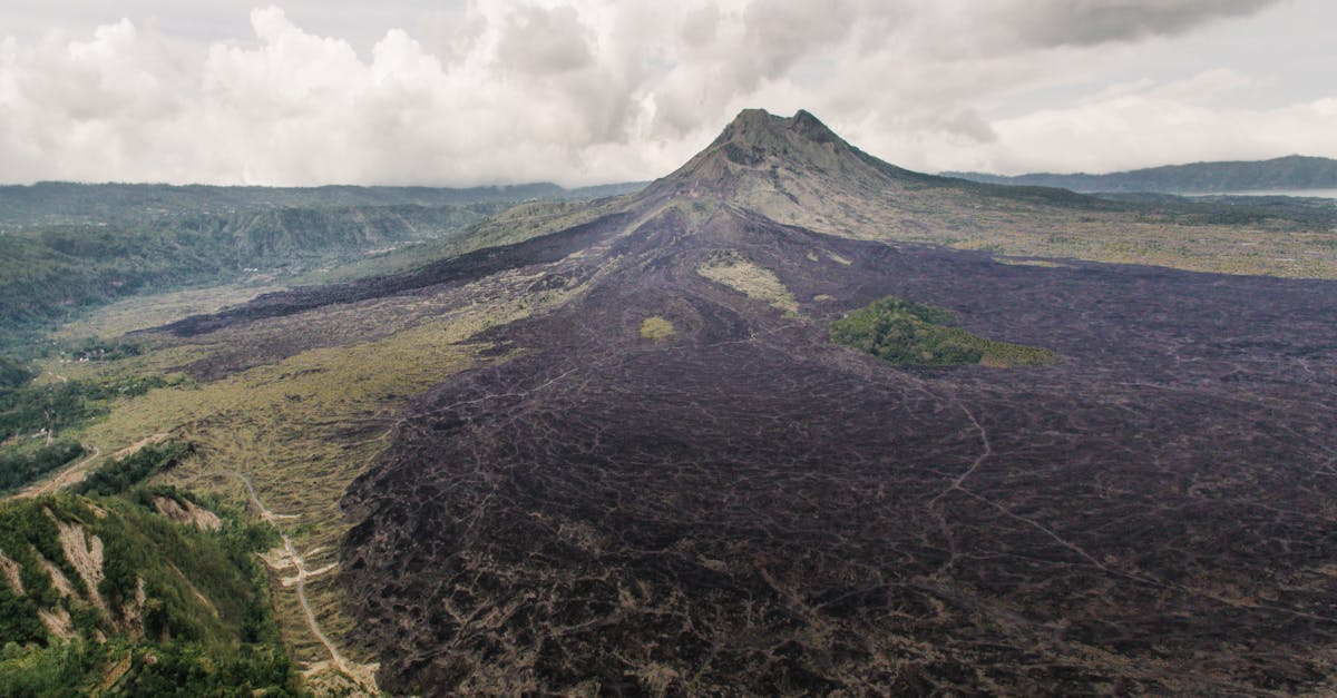 România avertizează cetățenii despre călătoriile în Bali și Flores după erupția vulcanului