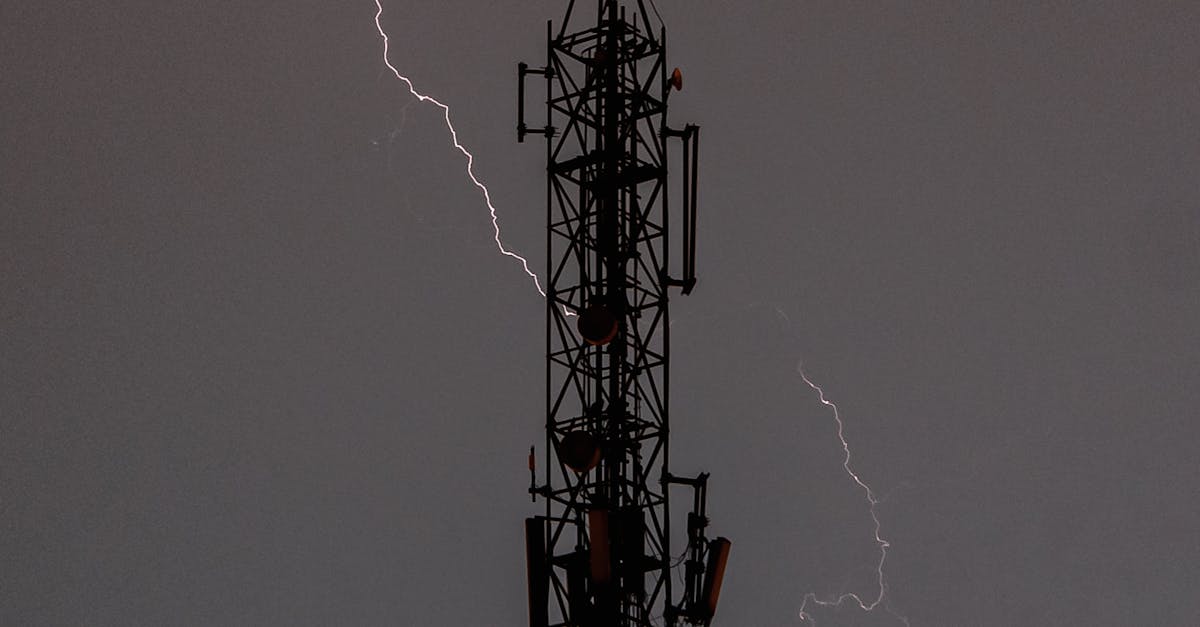 Avertizări meteorologice: caniculă și furtuni în mai multe județe