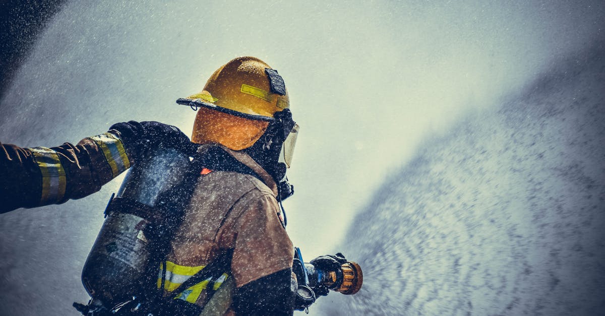 Incendiu serios la Depoul CFR Palas din Constanța: intervenție rapidă a pompierilor
