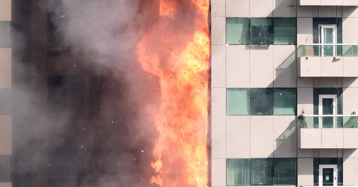 Incendii devastatoare pe insula Chios: evacuări masive și suspiciuni de arson