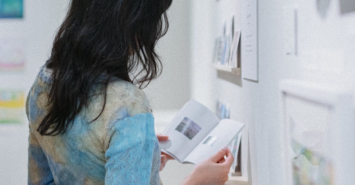 Descoperă arta contemporană la expoziția Orașul Artiștilor din Piatra-Neamț