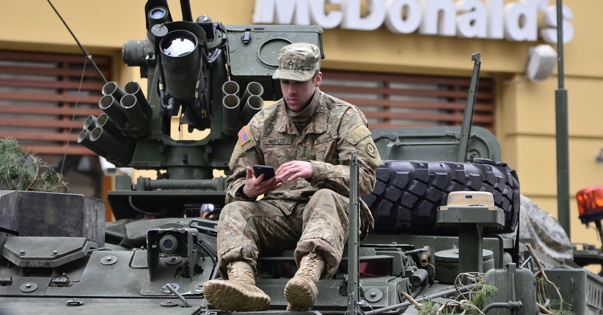 Avertismentul experților britanici: NATO trebuie să accelereze înarmarea