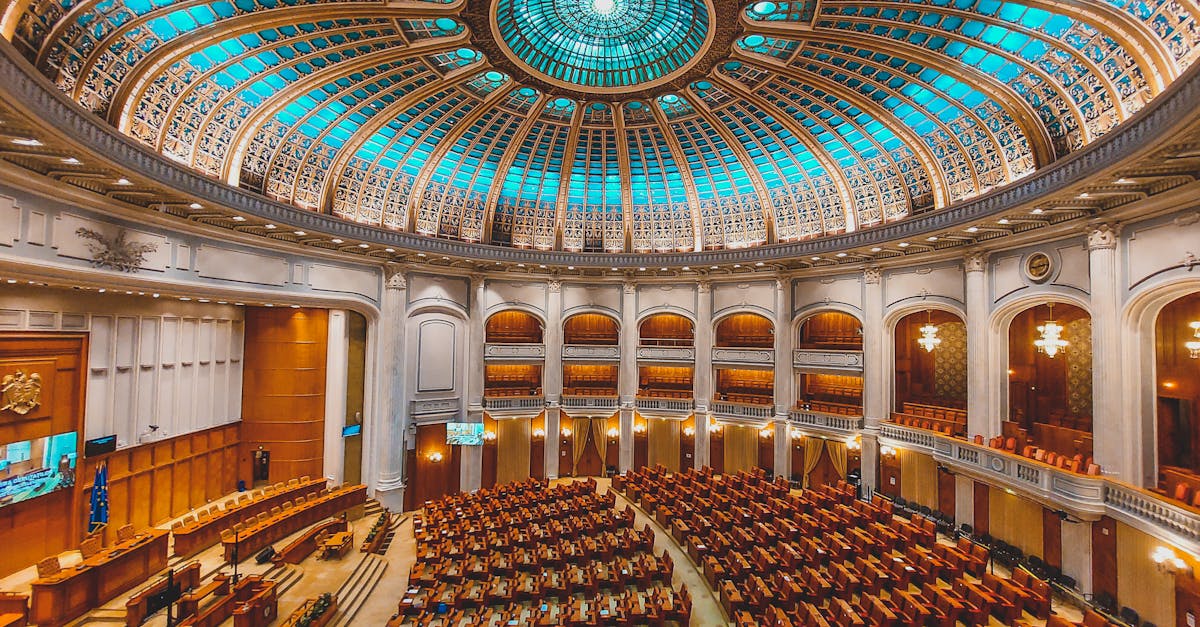 Guvernul condus de Ilie Bolojan învestit cu majoritate covârșitoare în Parlament