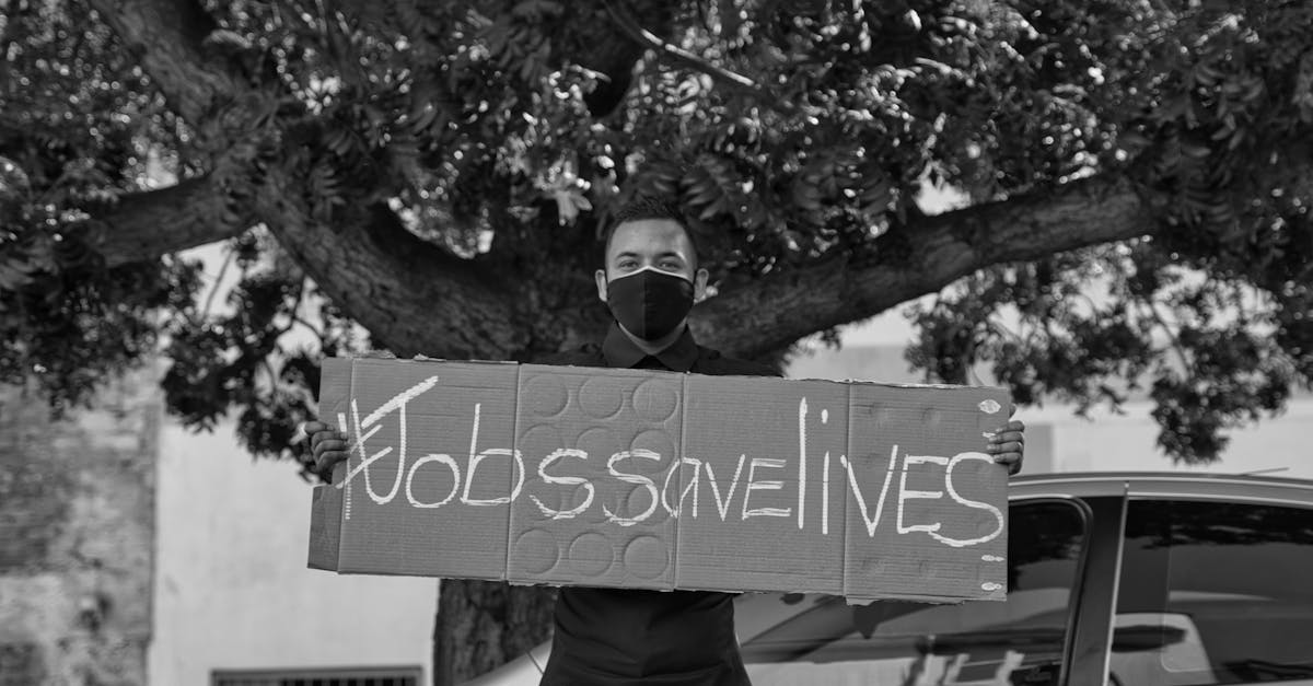 Târgu Mureș: Mii de oameni protestează împotriva noilor taxe