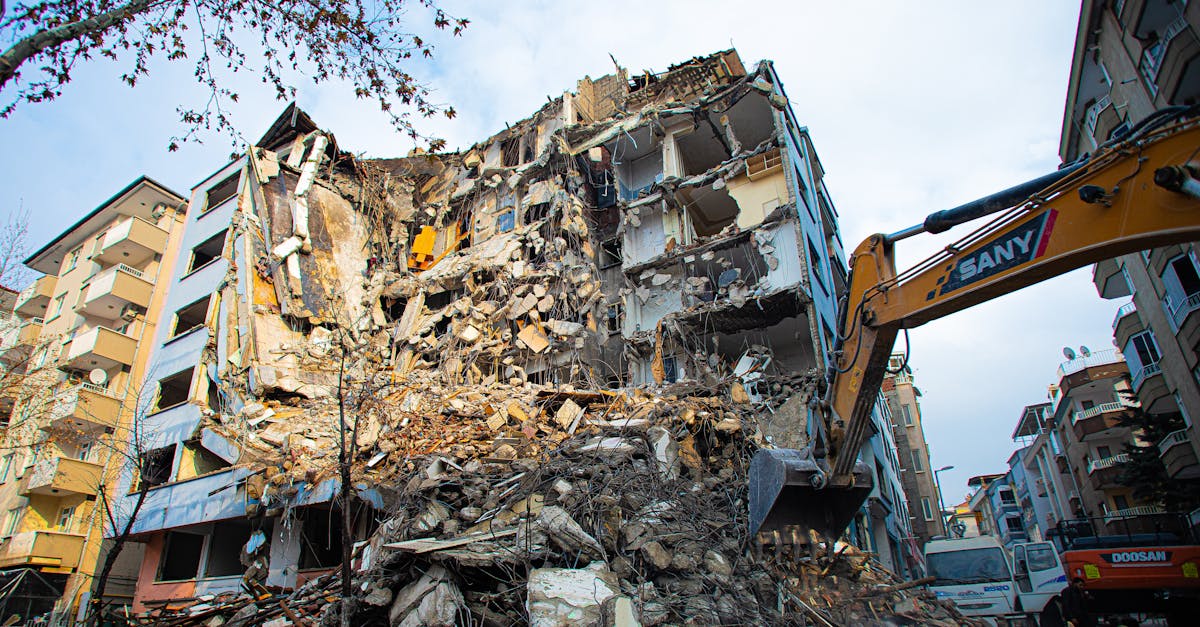 Locuințele din Gherla, afectate de lucrările de construcție: martorii povestesc despre distrugeri