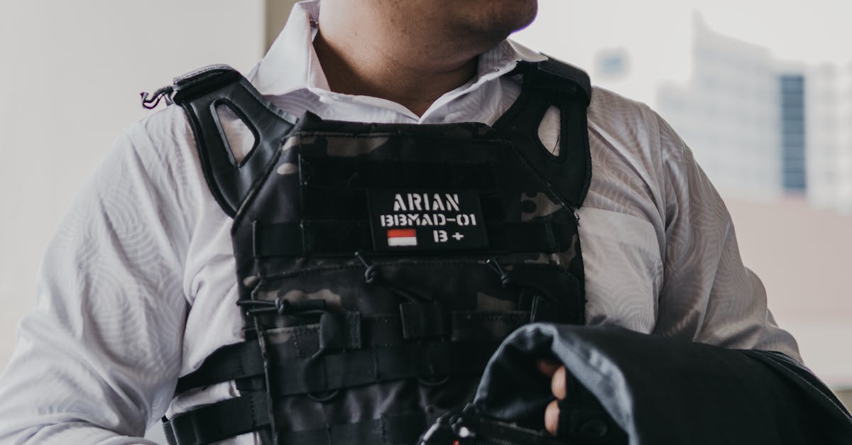 Percheziții în Olt după utilizarea ilegală a unei arme de foc de către minori