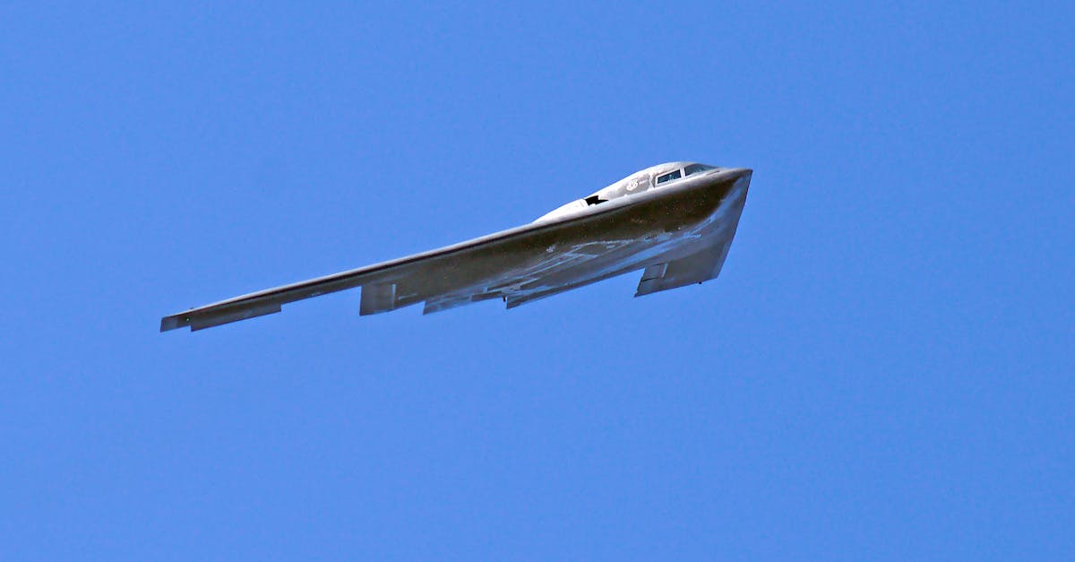 Cum se pregătesc piloții pentru misiuni de lungă durată în bombardierele B-2