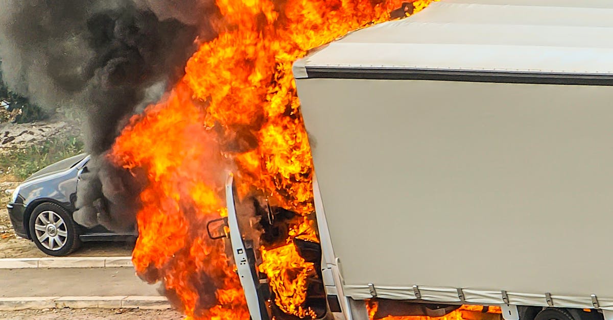 Incendiu pe autostrada A1: camionul a blocat circulația spre București