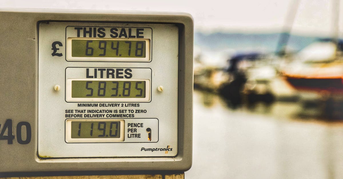 Prețul petrolului se apropie de recorduri: analiștii prevăd un avans spre 120 de dolari pe baril