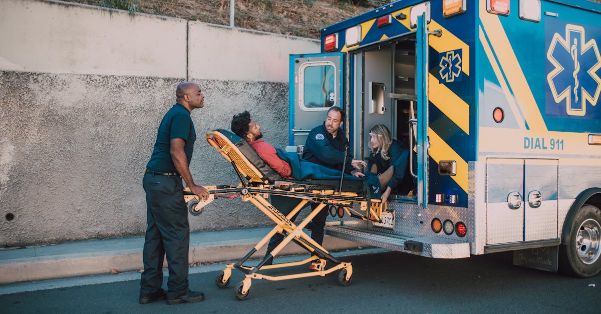 Ambulanța din Iași: jumătate din apeluri sunt nejustificate, durerea abdominală este cea mai frecventă