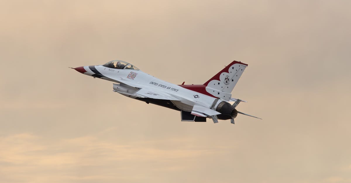 România achiziționează 18 avioane F-16 pentru doar un euro