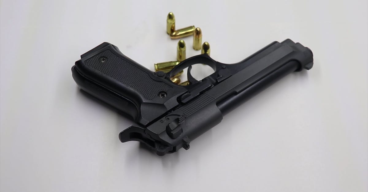 Investigație în curs împotriva liderilor unei companii de armament din România