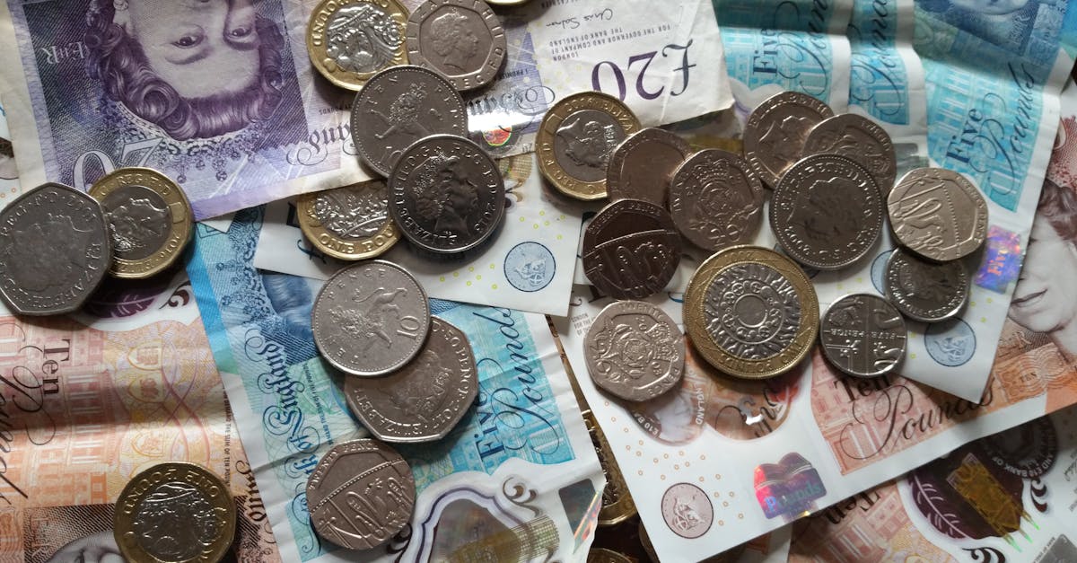 Lira sterlină atinge un maxim de trei ani: perspective și provocări