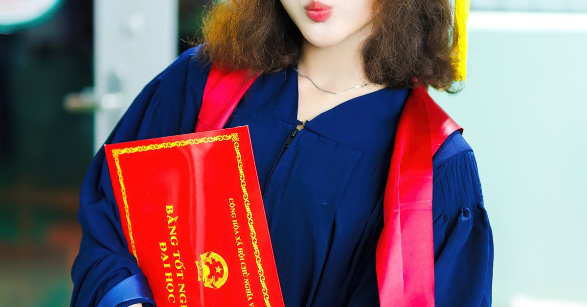Studenții din Alba Iulia protestează împotriva reducerii burselor de către Guvern