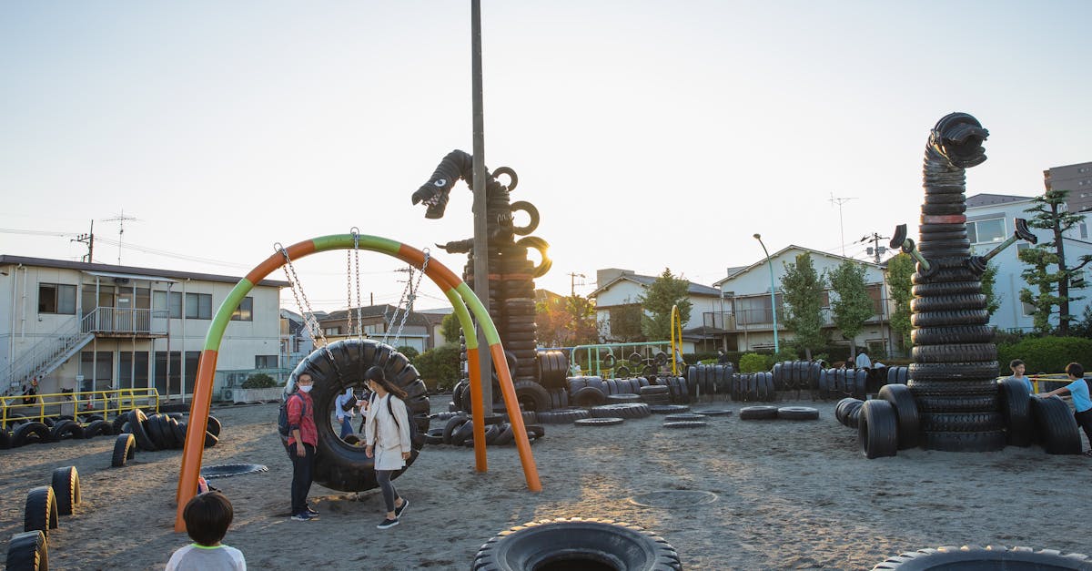 Sibian obligat să demoleze un pod construit ilegal peste Valea Săpunului