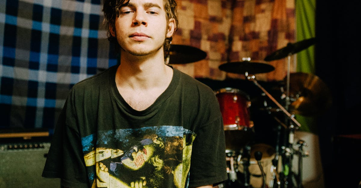 Trupa de rock alternativ Besmeth își lansează a doua piesă originală