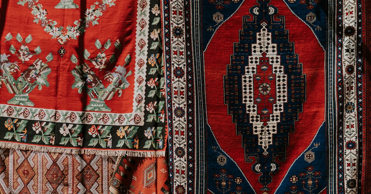 Descoperă tradițiile românești la expoziția de țesături din Piatra-Neamț
