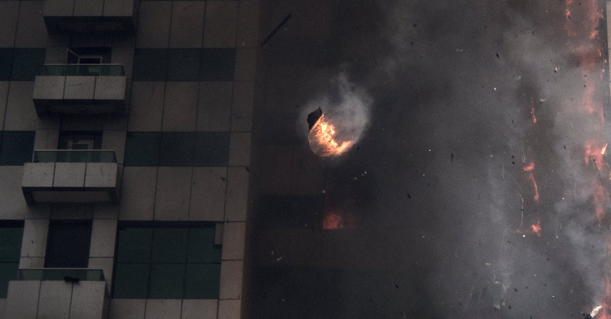 Incendiu major în Sectorul 6: riscuri de explozie și măsuri de evacuare
