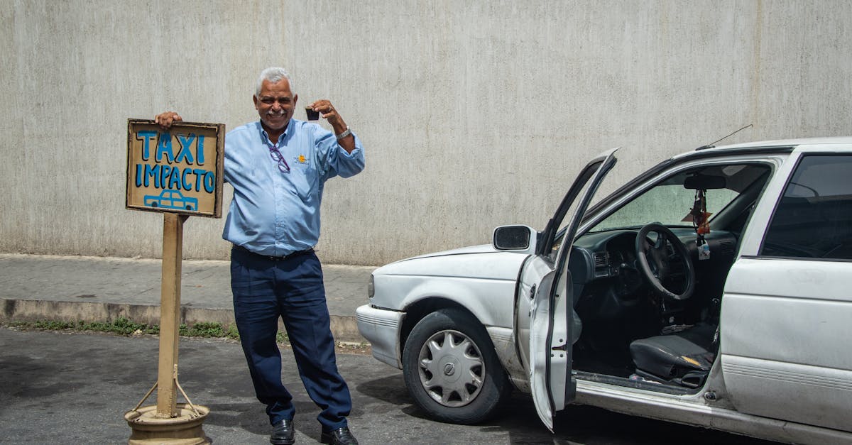 Un turist în vârstă de 90 de ani, victima unei înșelăciuni la aeroportul din București