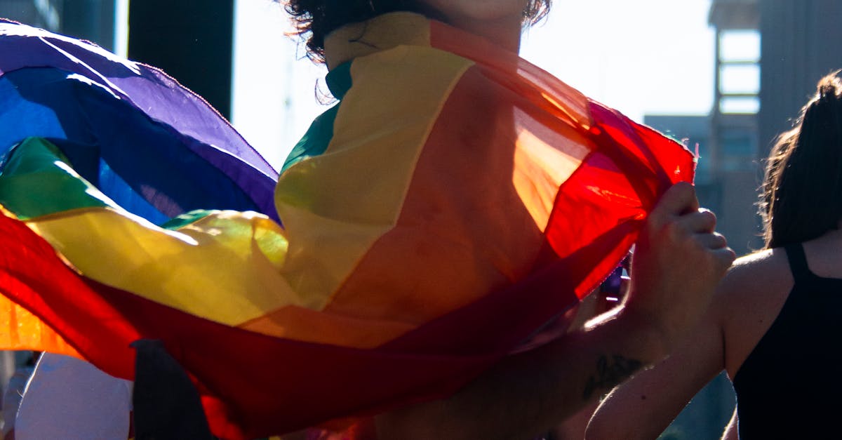 Eșecul acțiunii legale împotriva Bucharest Pride: o asociație din Pașcani nu a reușit să blocheze marșul