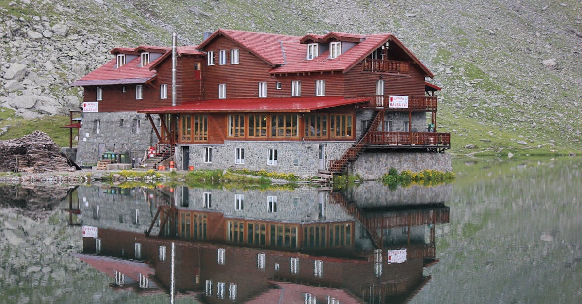 Descoperă atracțiile unice de pe Transfăgărășan, drumul spectaculos din România