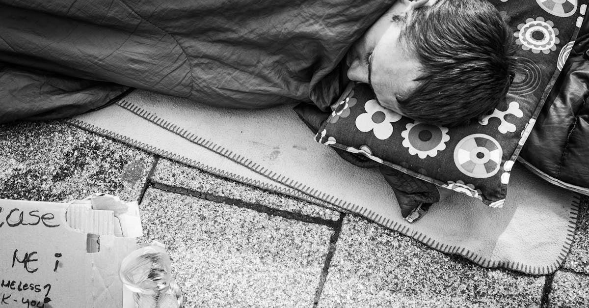 Probleme sociale în zona Gării din Cluj: oamenii străzii afectează comunitatea