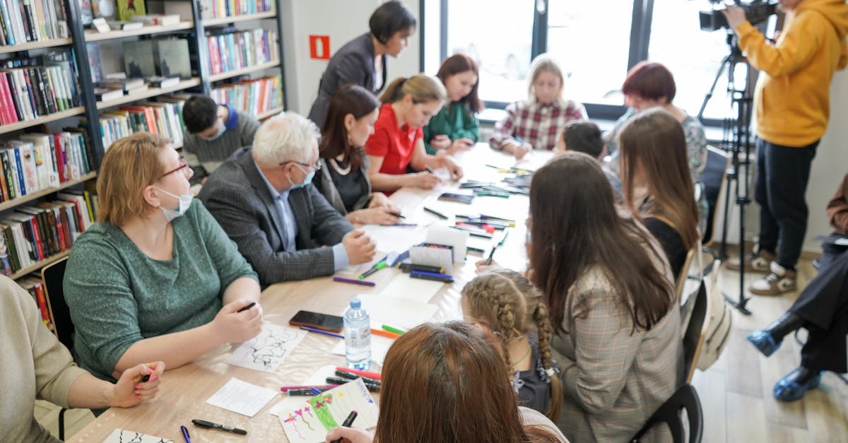 Ateliere creative pentru copii la American Corner Târgu Mureș