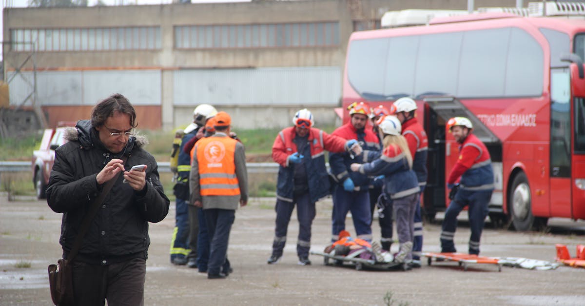 Accident tragic pe E85: un mort și patru răniți în coliziunea dintre un autocar și un microbuz