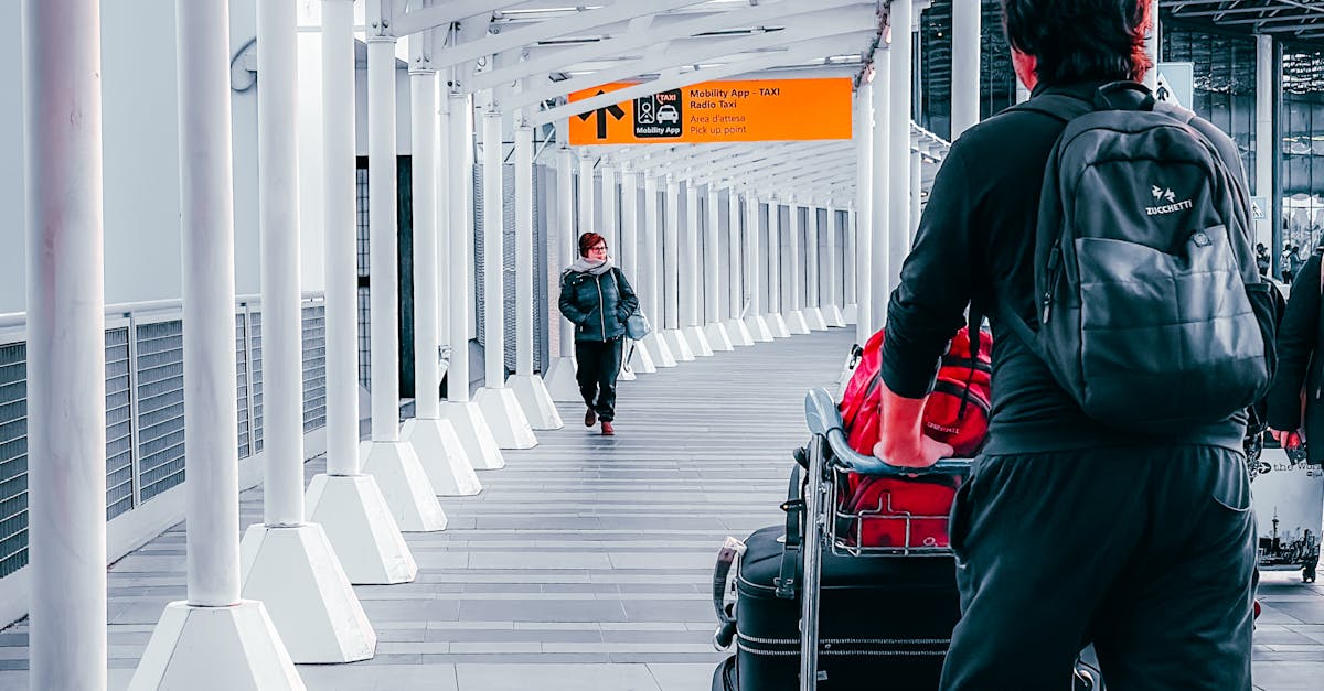 Percheziții la aeroportul din Sibiu: Anchetează Parchetul European pentru posibile nereguli