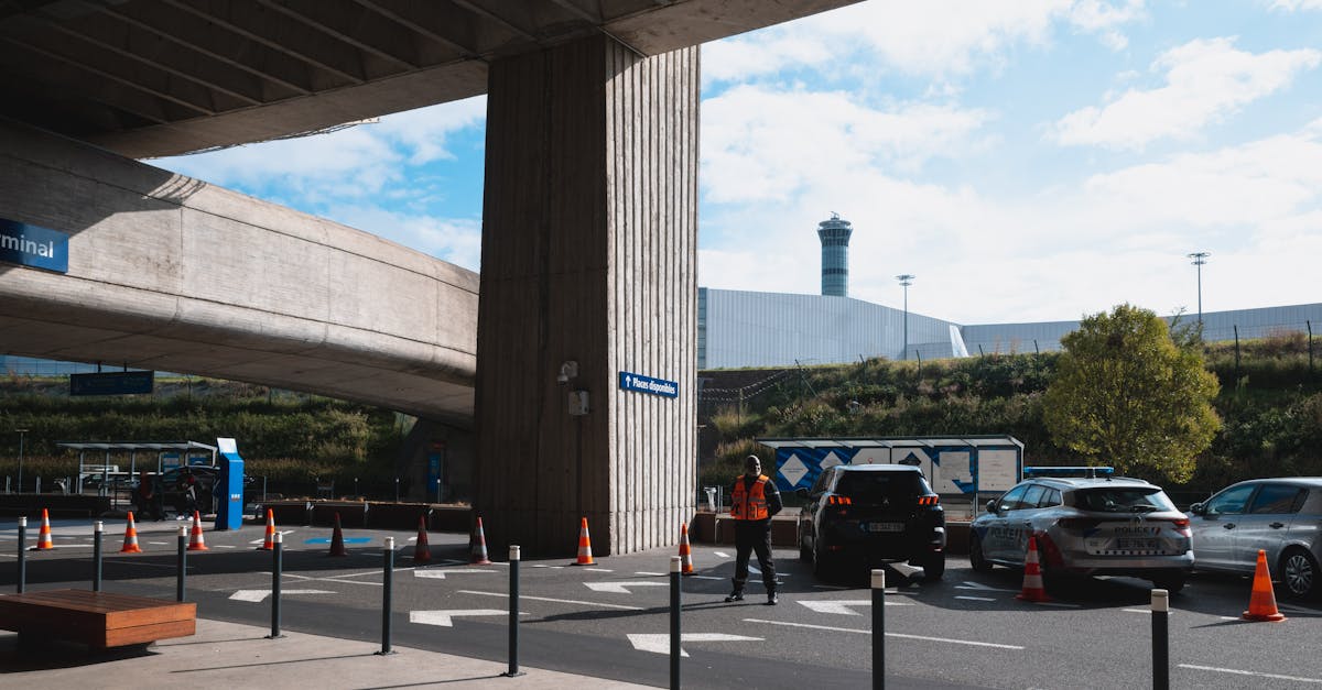 Atenționare pentru români: grevă a controlorilor de trafic aerian în Franța