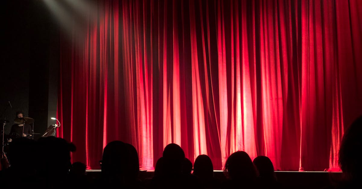 Piesa „Obiceiuri necurate” aduce comedia la Festivalul Național de Teatru din Brașov