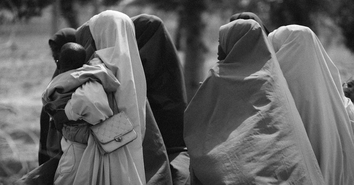 Kazahstan interzice purtarea niqabului și burqa în public: o decizie controversată