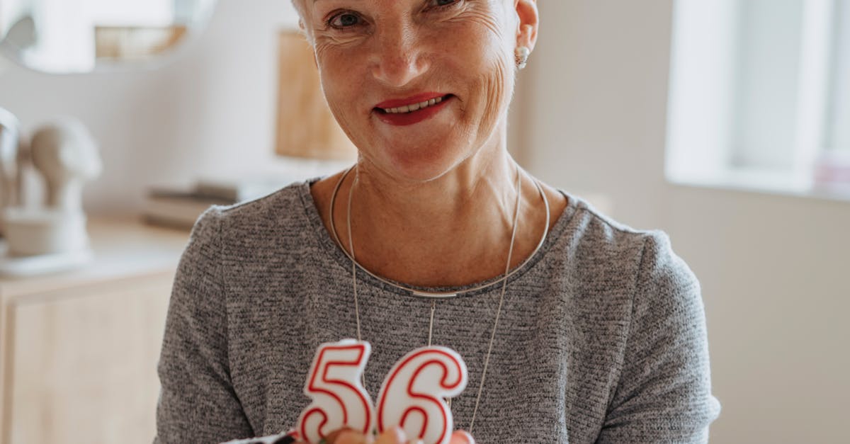 Elena Dinescu împlinește 102 ani, sărbătorită de Primăria Râmnicului