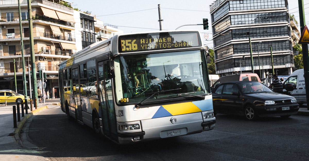 Accident grav în Atena: 47 de răniți după coliziunea a două autobuze